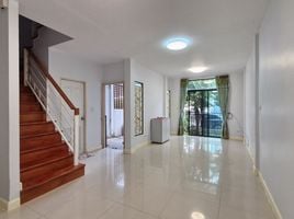 3 Bedroom Townhouse for sale at The Villa Ramkhamhaeng - Suvarnabhumi, Min Buri