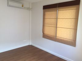 3 Schlafzimmer Haus zu vermieten im Mantana Onnut-Wongwaen, Dokmai