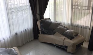 3 Bedrooms Townhouse for sale in San Phak Wan, Chiang Mai Malada Maz