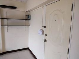 1 Schlafzimmer Wohnung zu verkaufen im Rangsiya Condo Home, Mahachai