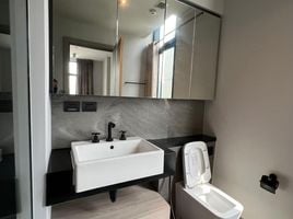 2 спален Кондо в аренду в The Lofts Asoke, Khlong Toei Nuea