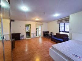 Studio Condo for rent at Lumpini Place Narathiwasratchanakarin, Chong Nonsi