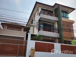 5 Habitación Casa en venta en Bangkok, Sam Sen Nok, Huai Khwang, Bangkok