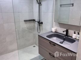 1 спален Кондо в аренду в Supalai Place, Khlong Tan Nuea