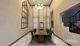 4 Bedrooms House for sale in Khlong Tan Nuea, Bangkok Baan Klang Krung (British Town -Thonglor)