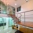 200 кв.м. Office for rent in Phra Khanong, Кхлонг Тоеи, Phra Khanong