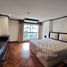 2 спален Кондо в аренду в Navin Court, Lumphini, Патхум Щан