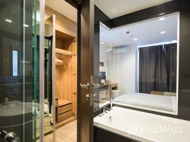 1 спален Квартира в аренду в Rhythm Sathorn, Thung Wat Don