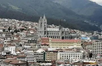 101: Brand-new Condo with One of the Best Views of Quito's Historic Center in Quito, ピチンチャ