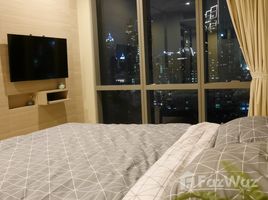 1 спален Квартира в аренду в The Room Sukhumvit 21, Khlong Toei Nuea