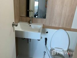 1 спален Квартира на продажу в Aspire Sathorn-Taksin, Bang Kho