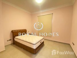 5 спален Дом на продажу в Al Qurm Gardens, Al Qurm