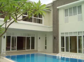 4 Schlafzimmer Haus zu vermieten im Sukhumvit 36 Garden Village, Khlong Tan