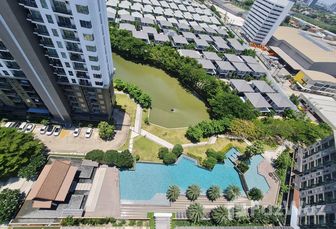 Fotos 3 of the Communal Garden Area at The Parkland Srinakarin Lakeside