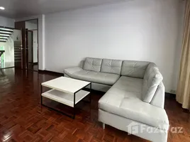 2 Habitación Departamento en alquiler en Imperial Gardens, Khlong Toei Nuea