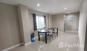4 Bedrooms Townhouse for sale in Bueng Yi Tho, Pathum Thani Phraemaphon Place