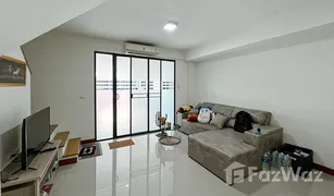 3 Bedrooms Townhouse for sale in Ram Inthra, Bangkok Pleno Ladprao-Serithai