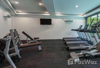 Фото 2 of the Communal Gym at Arcadia Center Suites