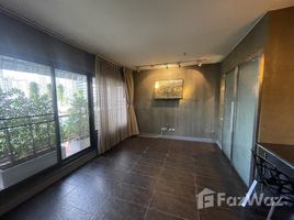 2 спален Кондо на продажу в Baan Ploenchit, Lumphini