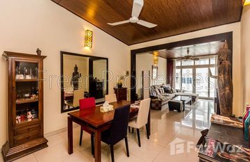 Palatial 2 BR apartment for rent Riverside in Phsar Kandal Ti Muoy, 프놈펜