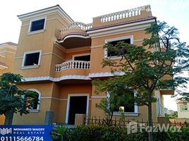 5 спален Вилла на продажу в Mena Garden City, Al Motamayez District