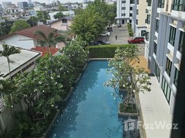 2 спален Квартира в аренду в S1 Rama 9 Condominium, Suan Luang