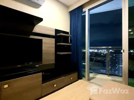 1 спален Кондо в аренду в Sky Walk Residences, Phra Khanong Nuea