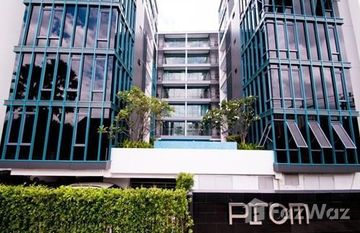Prom Phaholyothin 2 in Sam Sen Nai, Bangkok