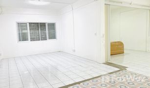 N/A Shophouse for sale in Khlong Toei, Bangkok 