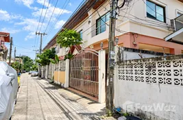 210 SqM Bangkok Home for Large Families | Near Srinakarin and Bang Na Routes