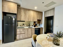 2 спален Кондо в аренду в Noble Ploenchit, Lumphini