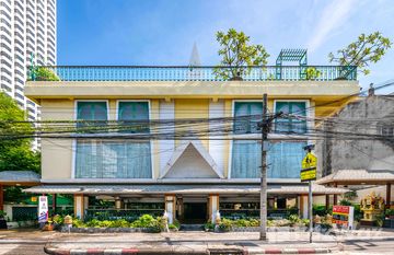 Royal Ivory Nana Hotel Bangkok in คลองเตย, Бангкок