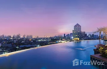 Sky Walk Residences in Phra Khanong Nuea, Бангкок