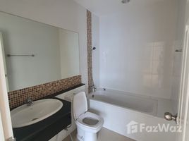 3 спален Таунхаус на продажу в Premium Place Ekamai-Ramindra 2, Nuan Chan