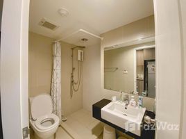 1 спален Кондо в аренду в Belle Grand Rama 9, Huai Khwang