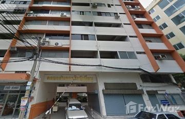 Khlong Tan Condominium in Khlong Tan Nuea, 방콕