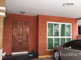 3 Habitación Adosado en venta en Baan Seranee Park, Talat Bang Khen