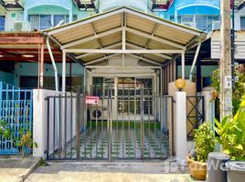 2 Bedrooms Townhouse for rent in Bang Kraso, Nonthaburi Tawana Village