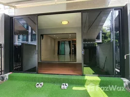 3 Habitación Adosado en venta en Baan Klang Muang Rama 9 - Ramkhamhaeng, Phlapphla