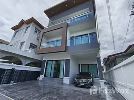บ้านเดี่ยว 4 ห้องนอน ให้เช่า ในทำเล พระโขนงเหนือ, กรุงเทพมหานคร, พระโขนงเหนือ