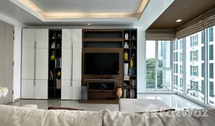 2 Bedrooms Condo for sale in Si Lom, Bangkok Focus on Saladaeng