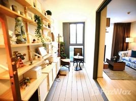 Taka Haus에서 임대할 2 침실 아파트, Khlong Tan Nuea