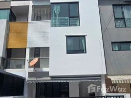 ทาวน์เฮ้าส์ 3 ห้องนอน ให้เช่า ในโครงการ สาริน วิช สุขุมวิท 107, สำโรงเหนือ, เมืองสมุทรปราการ, สมุทรปราการ