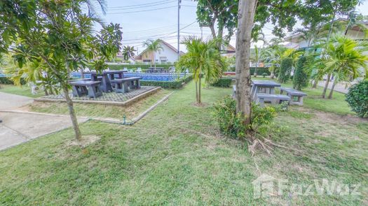 图片 1 of the Communal Garden Area at The Maple Pattaya