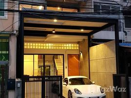 曼谷 Khlong Tan Nuea Loft style Townhouse for Rent in Ekkamai 5 卧室 联排别墅 租 