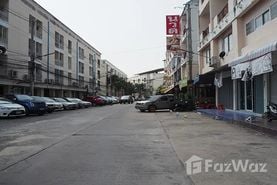 Parinda Condo Town Immobilien Bauprojekt in Chon Buri