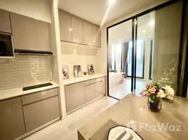 1 спален Кондо на продажу в Noble Ploenchit, Lumphini