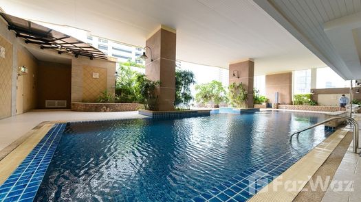 图片 1 of the 游泳池 at Sukhumvit City Resort