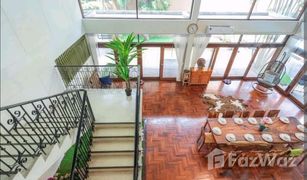 4 Schlafzimmern Villa zu verkaufen in Phra Khanong, Bangkok 