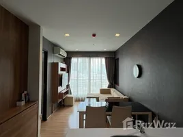 Rhythm Sathorn - Narathiwas에서 임대할 1 침실 아파트, Thung Mahamek